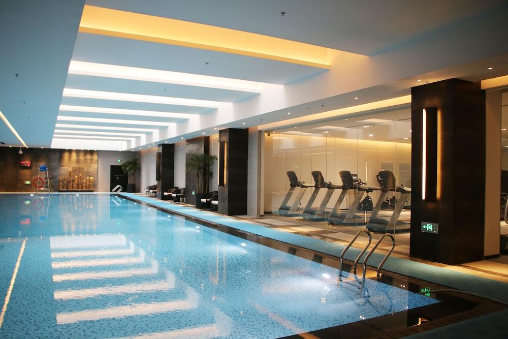 Marriott Kangqiao Hotel 5*