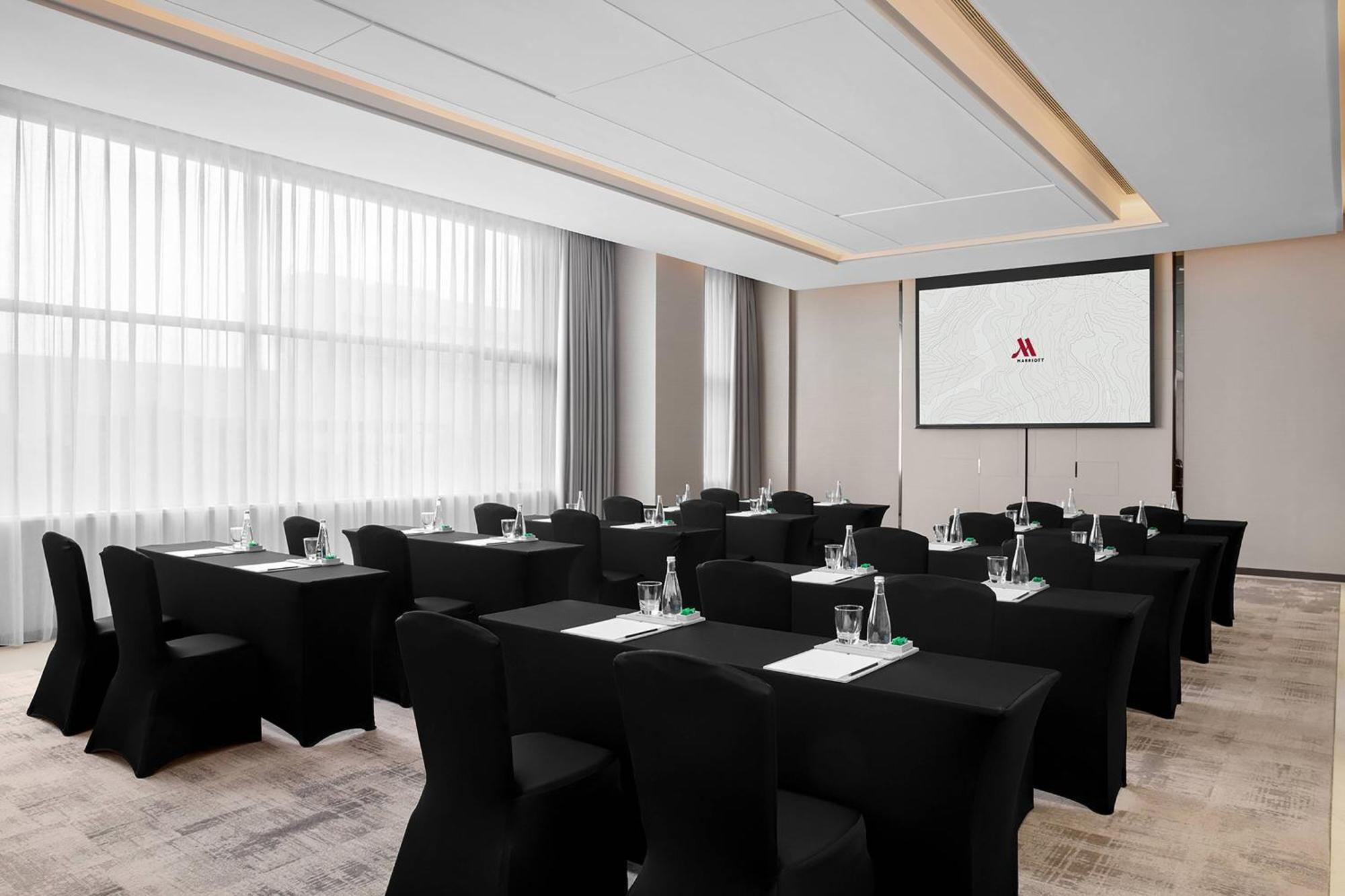 Marriott Kangqiao 5*